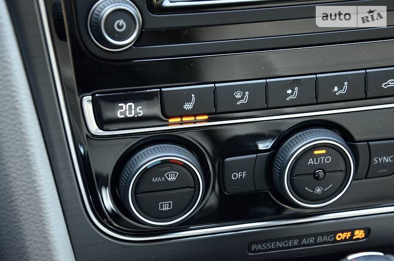 Седан Volkswagen Passat 2018 в Києві