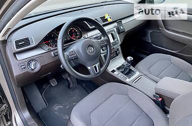 Універсал Volkswagen Passat 2012 в 