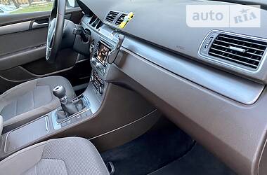 Універсал Volkswagen Passat 2012 в 