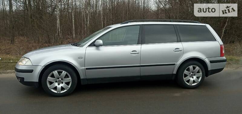 Універсал Volkswagen Passat 2004 в Шацьку