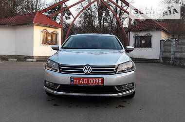 Універсал Volkswagen Passat 2011 в 