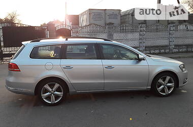 Універсал Volkswagen Passat 2011 в 