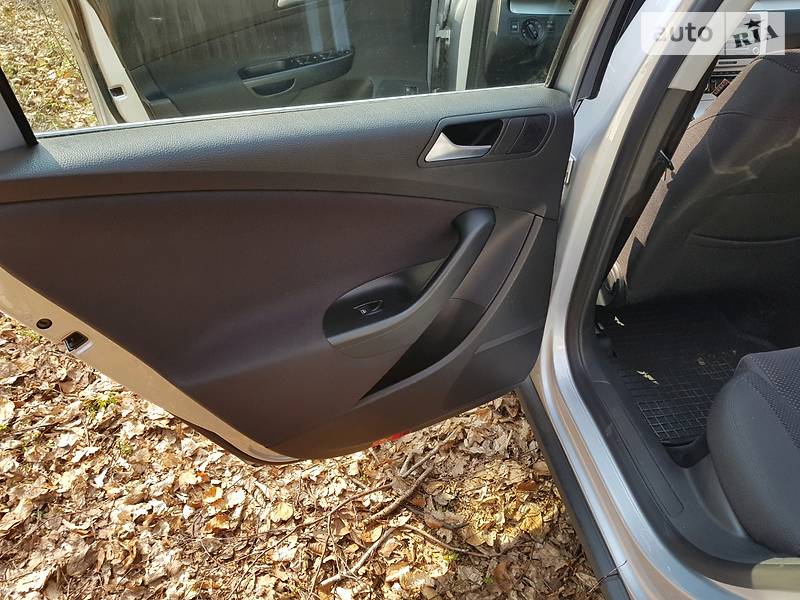 Універсал Volkswagen Passat 2010 в Самборі