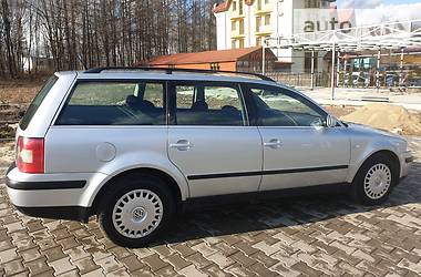 Універсал Volkswagen Passat 2000 в 