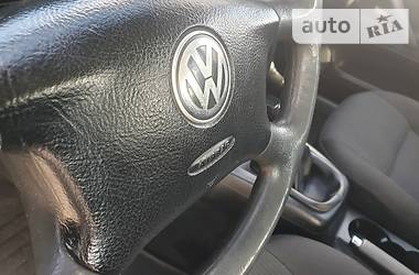 Універсал Volkswagen Passat 2000 в 