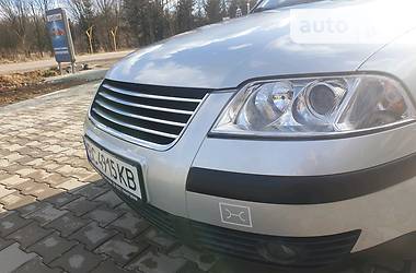 Універсал Volkswagen Passat 2000 в 
