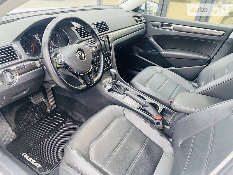 Седан Volkswagen Passat 2017 в Харкові