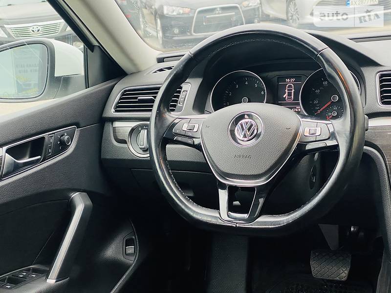 Седан Volkswagen Passat 2017 в Харкові