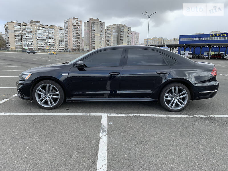 Седан Volkswagen Passat 2018 в Києві