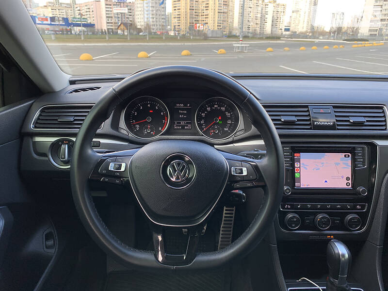 Седан Volkswagen Passat 2018 в Києві