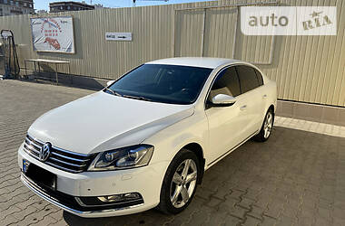 Седан Volkswagen Passat 2011 в 