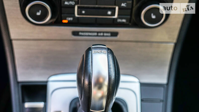 Седан Volkswagen Passat 2011 в Львове