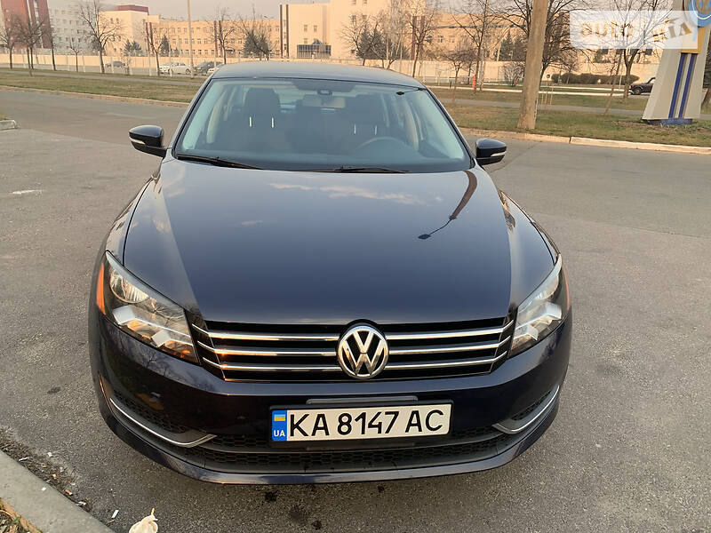 Седан Volkswagen Passat 2013 в Києві