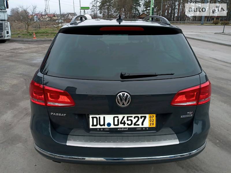 Універсал Volkswagen Passat 2012 в Бродах