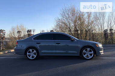 Седан Volkswagen Passat 2012 в Киеве