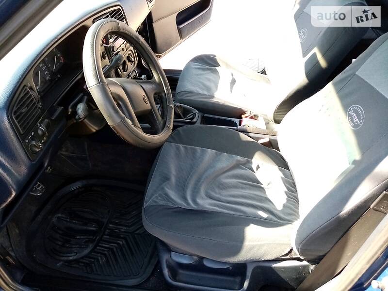 Седан Volkswagen Passat 1996 в Стрию