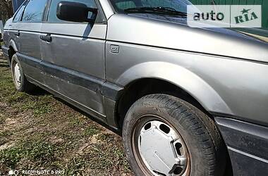 Седан Volkswagen Passat 1991 в 