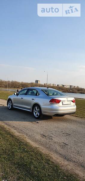 Седан Volkswagen Passat 2013 в Івано-Франківську