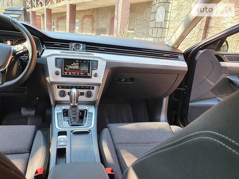 Універсал Volkswagen Passat 2015 в Вінниці