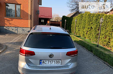 Універсал Volkswagen Passat 2015 в 