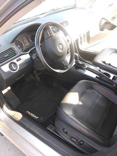 Седан Volkswagen Passat 2013 в Мелитополе