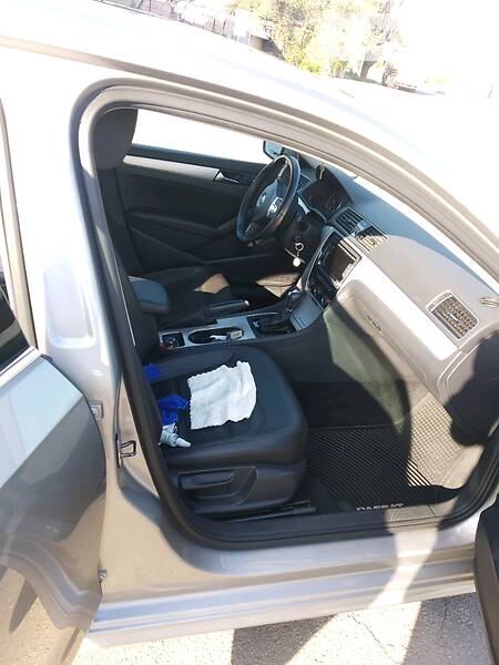 Седан Volkswagen Passat 2013 в Мелитополе