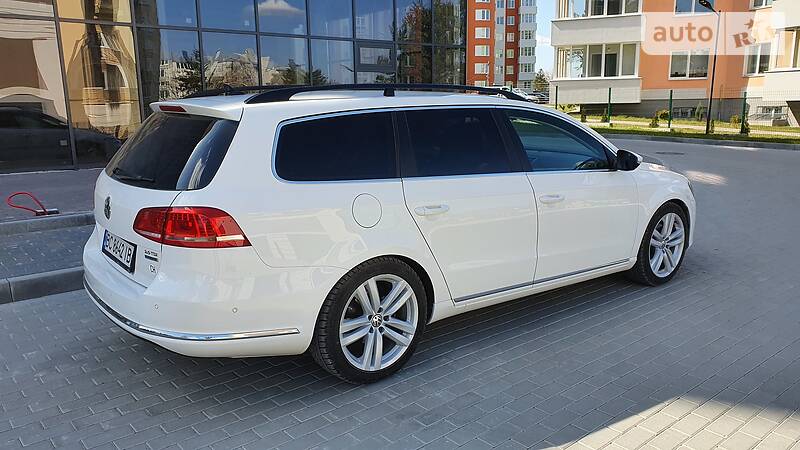 Універсал Volkswagen Passat 2013 в Львові