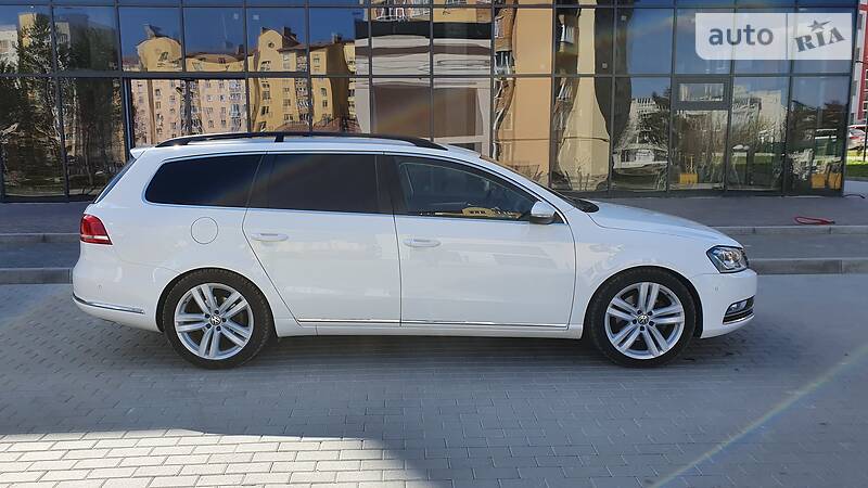 Універсал Volkswagen Passat 2013 в Львові