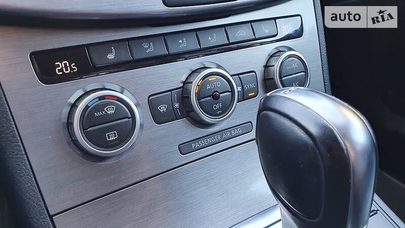 Універсал Volkswagen Passat 2013 в Львові