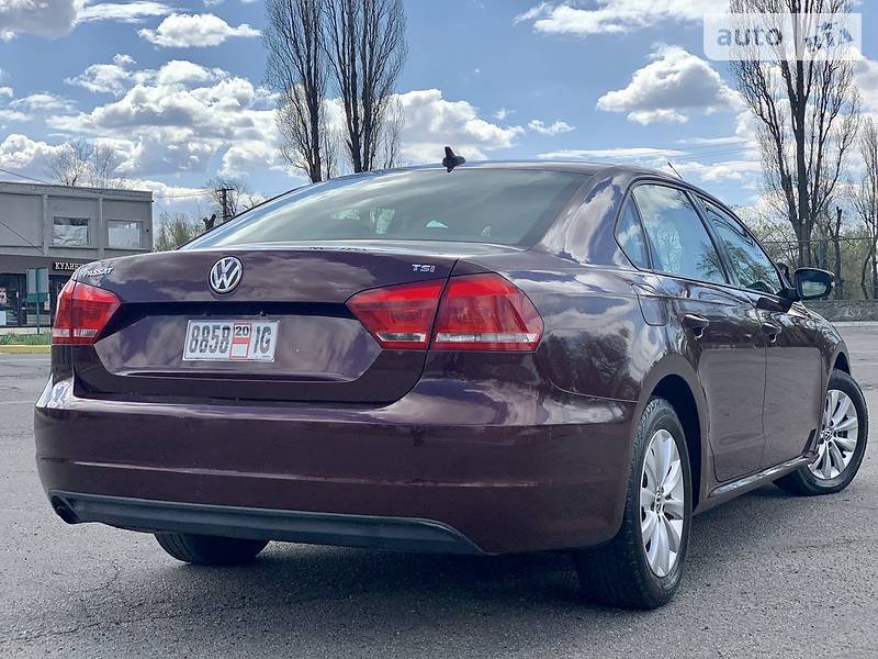 Седан Volkswagen Passat 2014 в Горішніх Плавнях