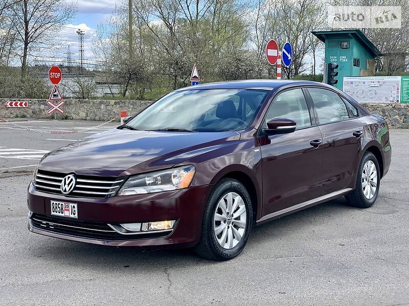 Седан Volkswagen Passat 2014 в Горішніх Плавнях