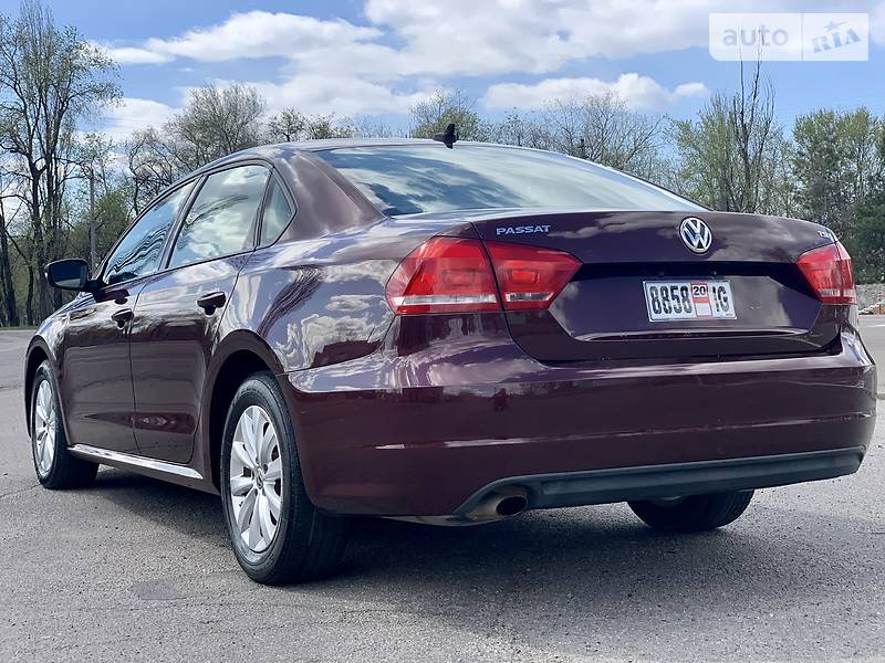 Седан Volkswagen Passat 2014 в Горішніх Плавнях