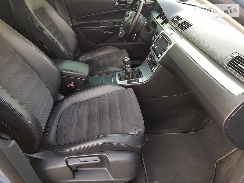 Седан Volkswagen Passat 2010 в Києві