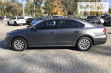 Седан Volkswagen Passat 2014 в Дніпрі