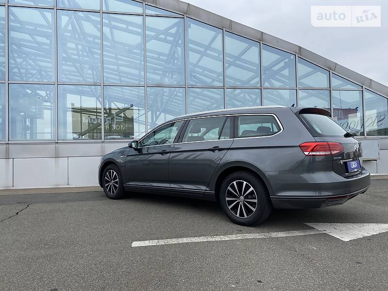 Універсал Volkswagen Passat 2016 в Києві