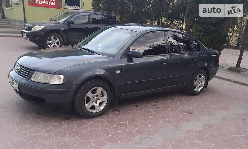 Седан Volkswagen Passat 1999 в Кременці