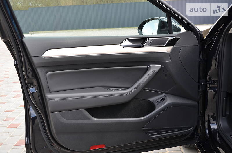 Універсал Volkswagen Passat 2015 в Луцьку