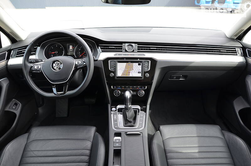 Універсал Volkswagen Passat 2015 в Луцьку