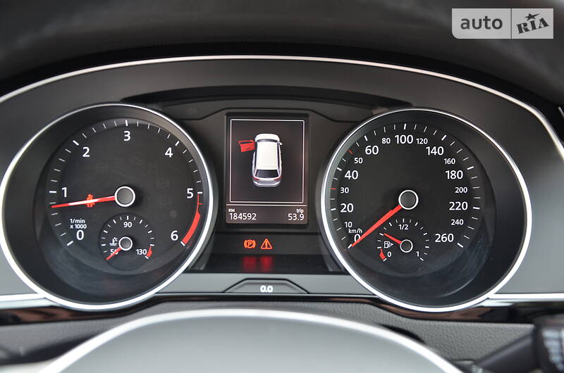 Універсал Volkswagen Passat 2015 в Луцьку