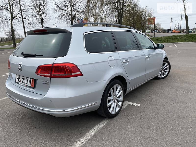 Універсал Volkswagen Passat 2012 в Рівному