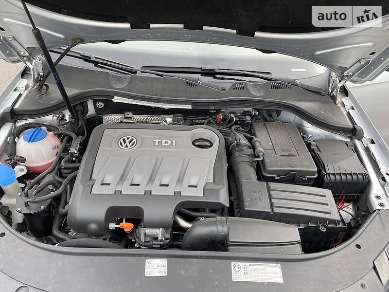 Універсал Volkswagen Passat 2012 в Рівному