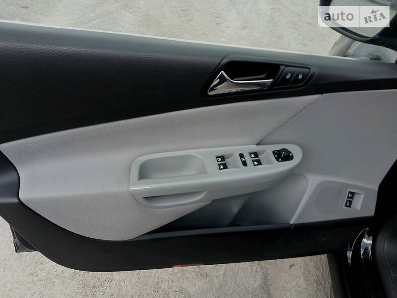Універсал Volkswagen Passat 2007 в Житомирі