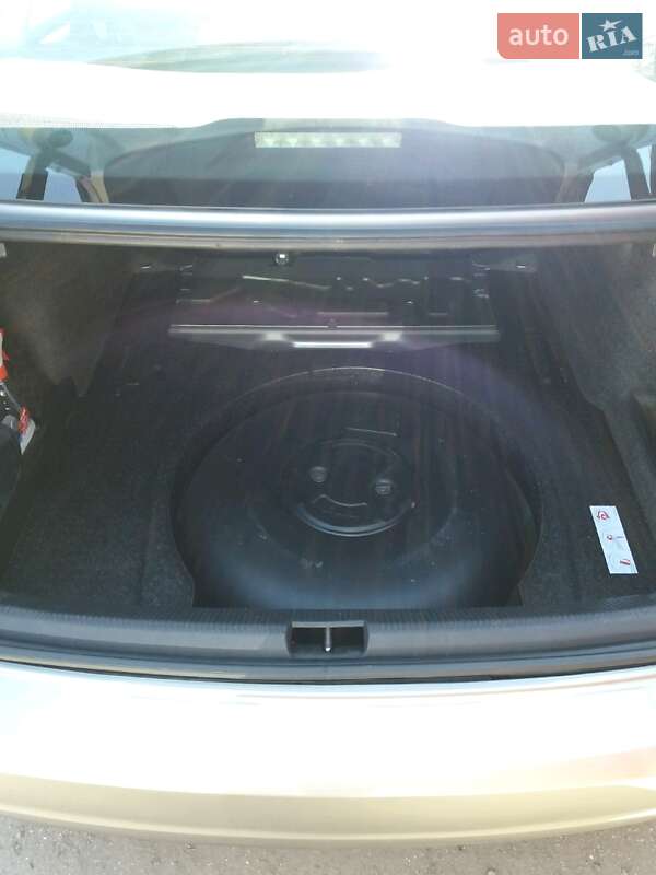 Седан Volkswagen Passat 2011 в Николаеве