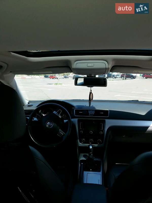 Седан Volkswagen Passat 2011 в Николаеве