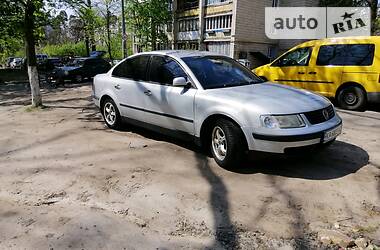 Седан Volkswagen Passat 1999 в 