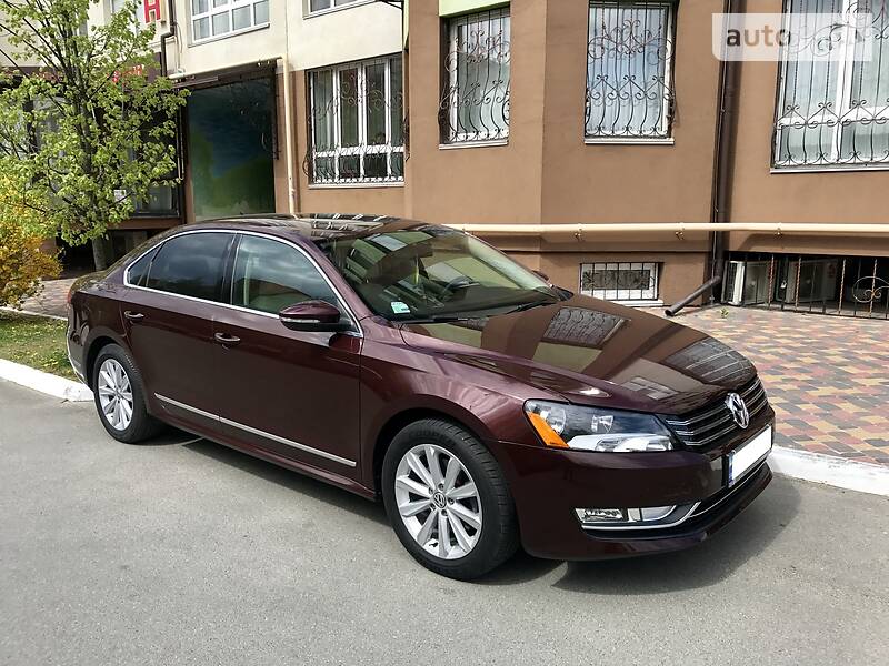 Седан Volkswagen Passat 2012 в Киеве