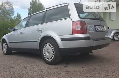 Універсал Volkswagen Passat 2000 в 