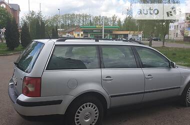 Універсал Volkswagen Passat 2000 в 