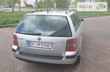 Універсал Volkswagen Passat 2000 в 