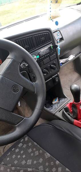 Седан Volkswagen Passat 1992 в Івано-Франківську